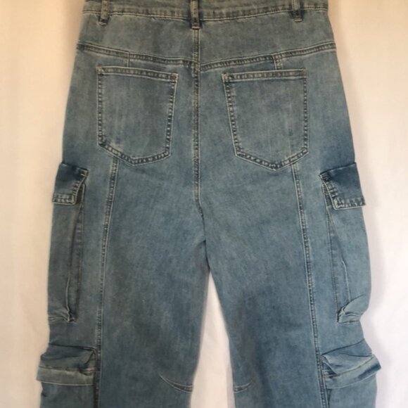 NWT AKIRA Junior women’s wide leg denim jeans with large pockets. Size 13. - Picture 8 of 11